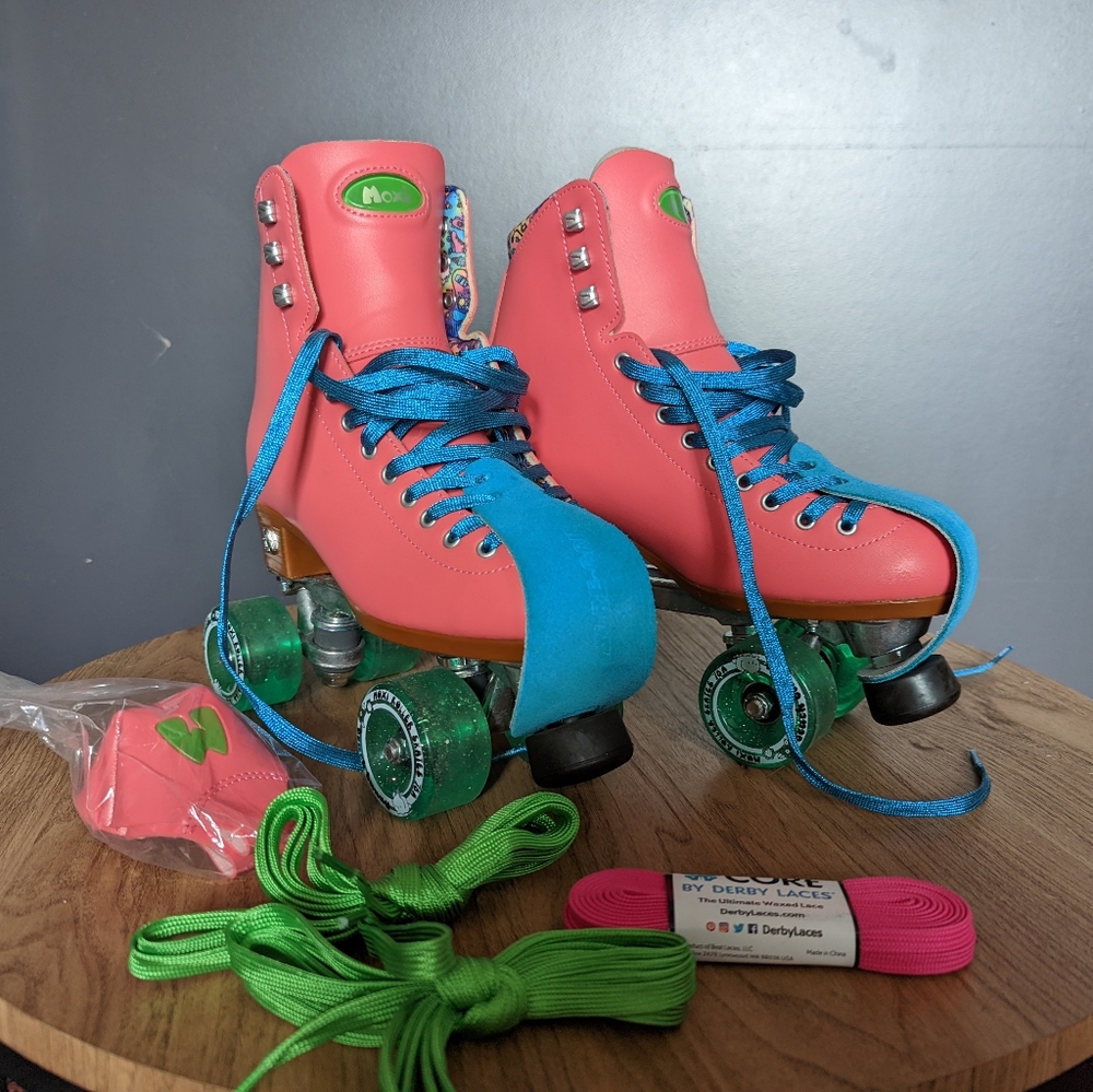 Like New Moxie Watermelon Roller Skates w Accessories